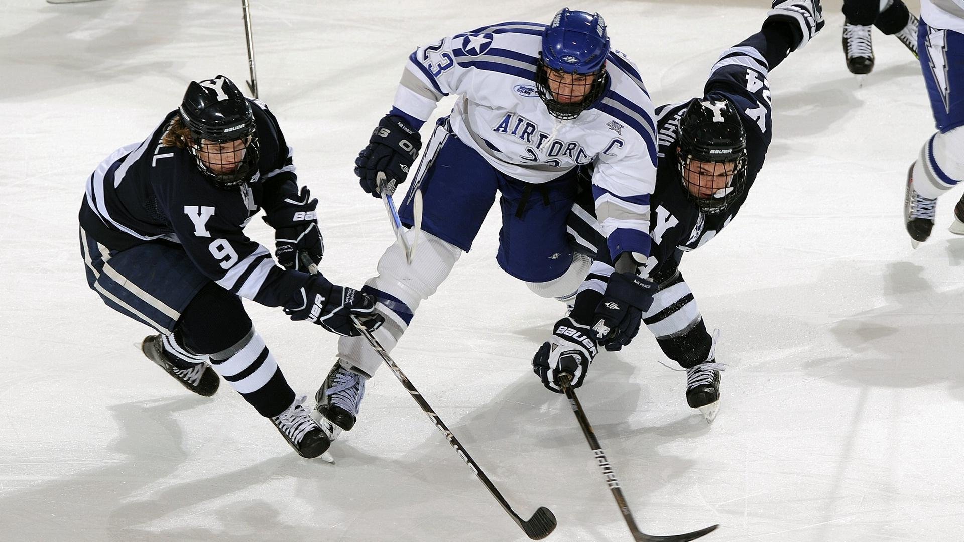 《FIFA》职业线上联赛名额争夺激烈,队伍布局逐步成形,fifa职业玩家